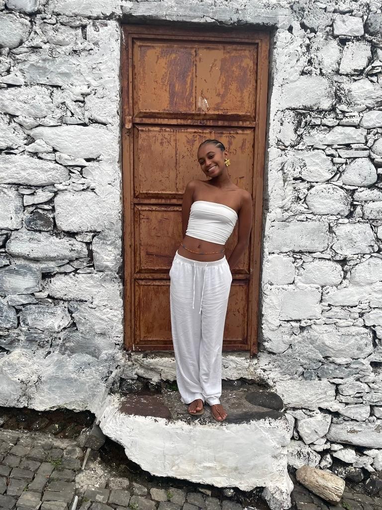 Imagem centrada e redimensionada